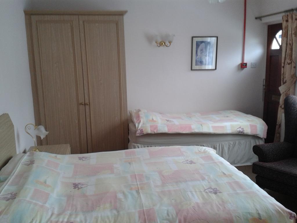 Overnight Stays สต็อกพอร์ต ภายนอก รูปภาพ