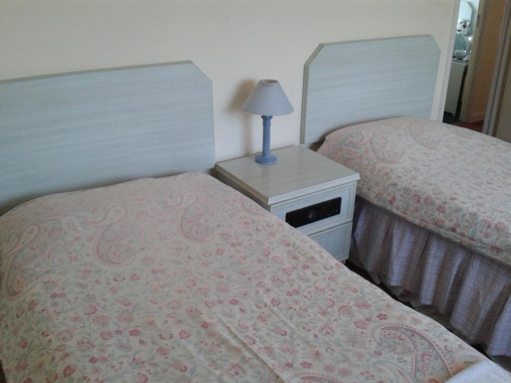 Overnight Stays สต็อกพอร์ต ภายนอก รูปภาพ