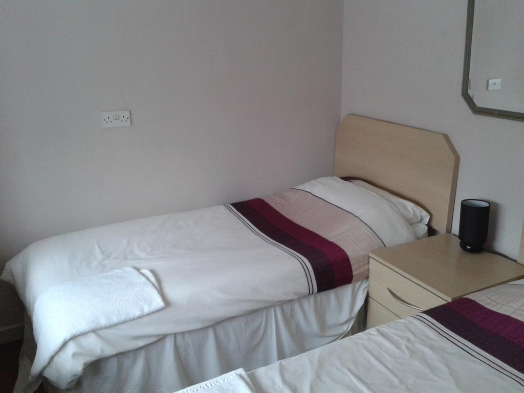 Overnight Stays สต็อกพอร์ต ห้อง รูปภาพ